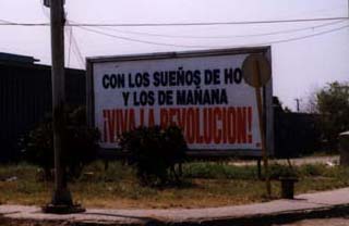 Con los sueo de hoy y los de maana, viva la revolucion